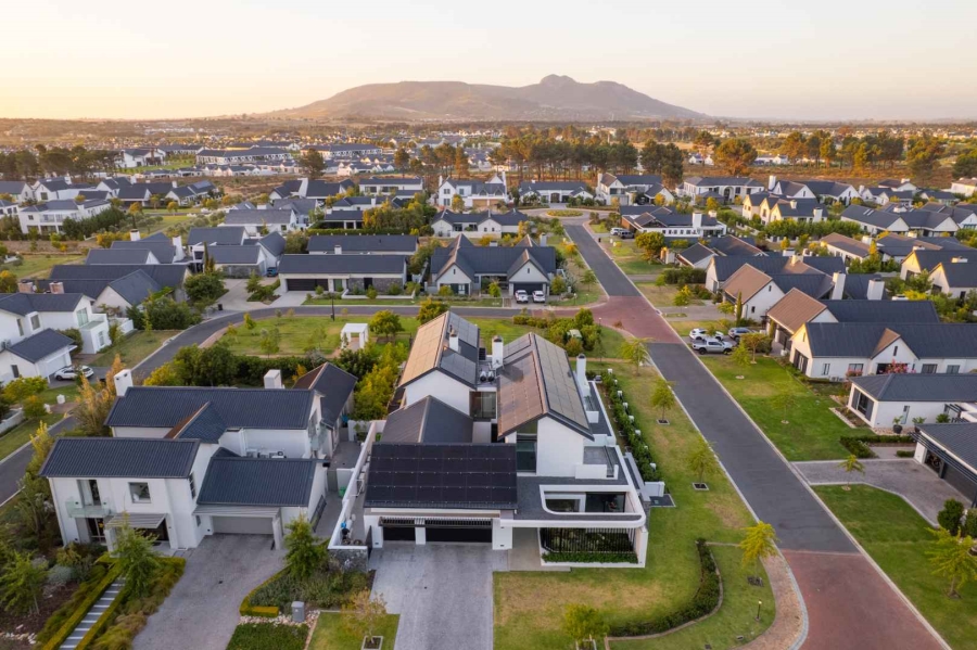 4 Bedroom Property for Sale in Val De Vie Estate Western Cape